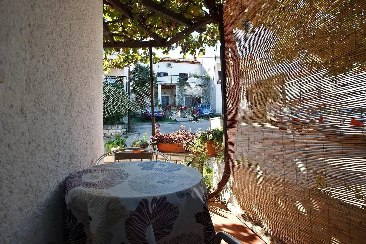 Studio Apartment In Vrsar I