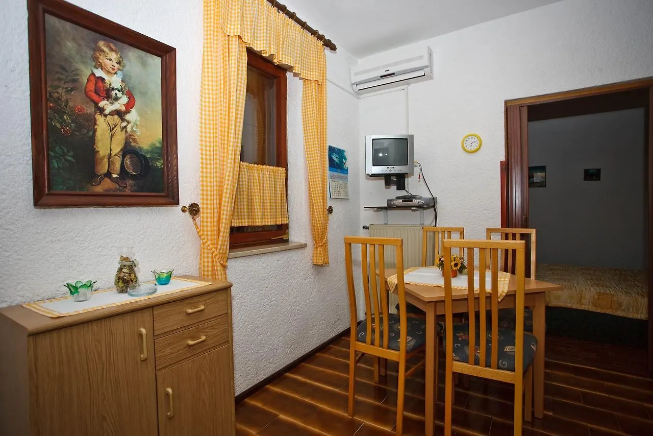 Studio Apartment In Vrsar I Croatia