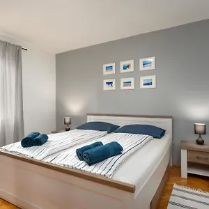 Apartment Blue, Vrsar